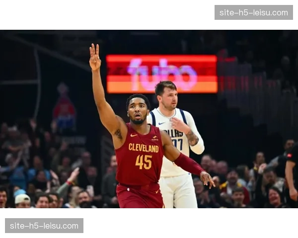 斯特鲁斯次节独得12分，骑士射手关键时刻挺身而出