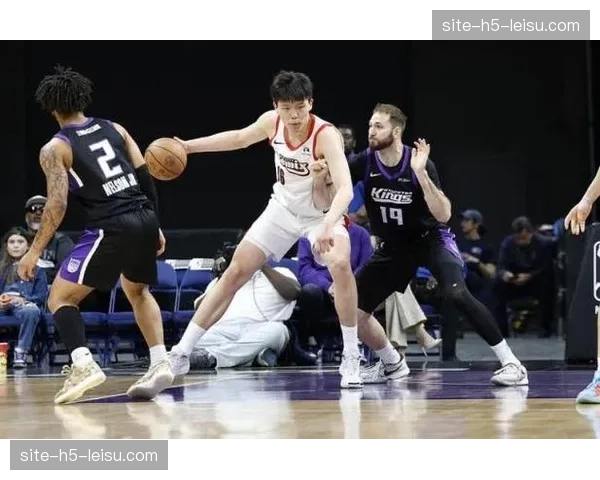 杨瀚森新秀赛季场均2.2分，开拓者16号秀仍需适应